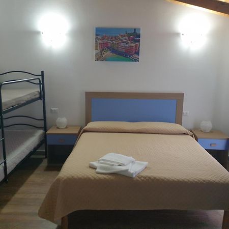 Ca Thomas Hotell Castelnuovo Magra Rum bild