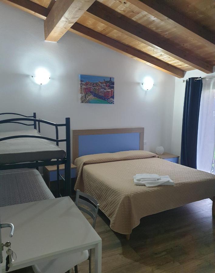 Ca Thomas Hotell Castelnuovo Magra Rum bild